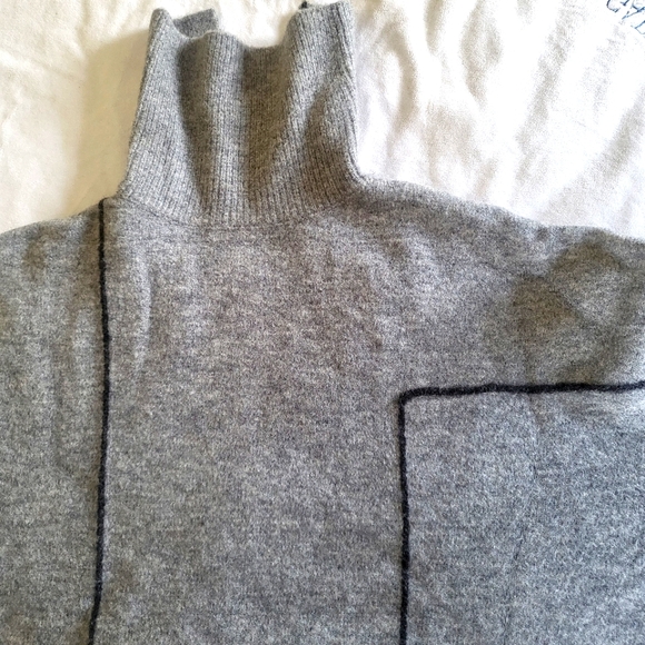 SOLD Bundle of 2 ZARA Knit Sweaters with Piping - M - Picture 4 of 8